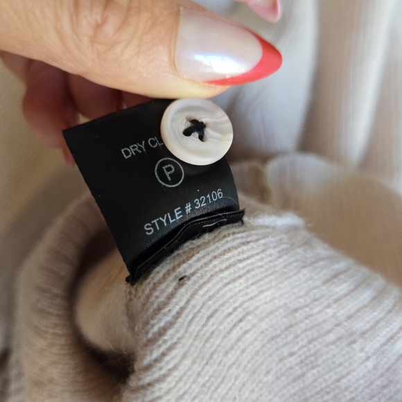 360 Cashmere Pink V Neck Cardigan Size Small - Picture 6 of 6